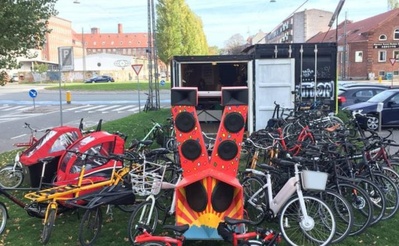 Do-it-together Bike Kitchen